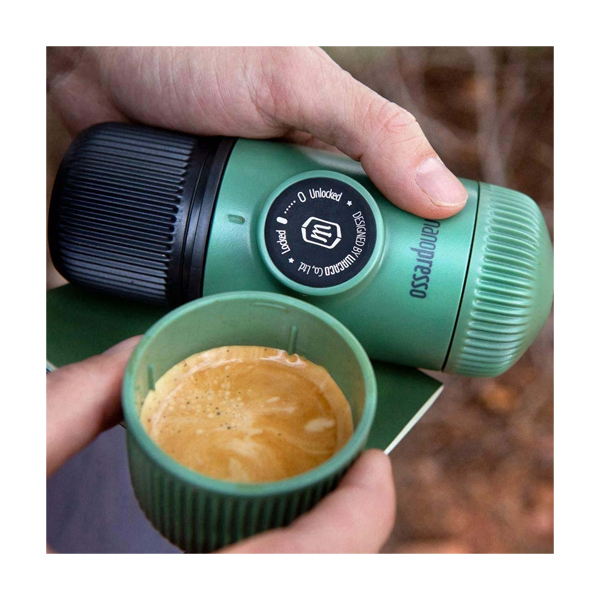 WACACO Nanopresso Elements Portable Espresso Maker bundled with Nanopresso  Protective Case, 18 Bar Pressure, Extra Small Travel Coffee Maker, Manually  Operated - Moss Green 