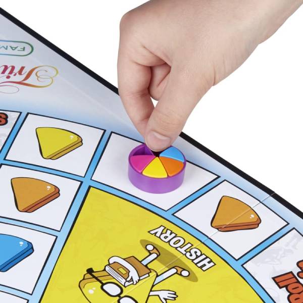 HASBRO Trivial Pursuit Οικογενειακή Έκδοση Επιτραπέζιο παιχνίδι (Αγγλική Γλώσσα) | Hasbro| Image 3