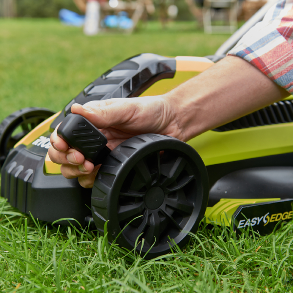 RYOBI RLM13E33S Electric Lawn Mower 1300W | Ryobi| Image 3